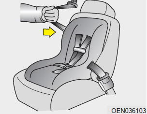 Kia Carnival: Using a child restraint system. 4. Slowly allow the shoulder portion of the seat belt to retract and listen for