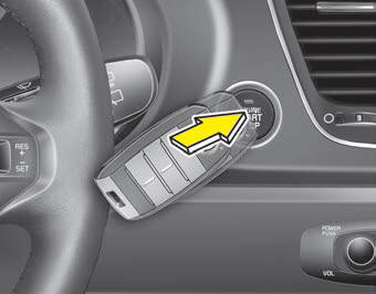 Kia Carnival: Starting the engine with a smart key. 